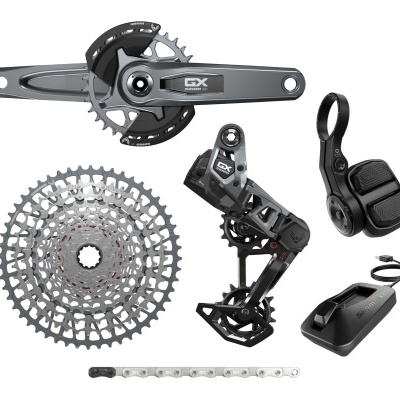 Componentes de bicicleta SRAM GX em fundo branco