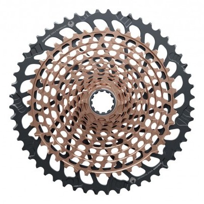 Cassete de bicicleta com coroas metálicas em preto e bronze