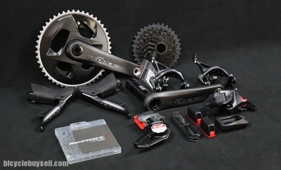 Componentes de bicicleta TOUREX em fundo preto