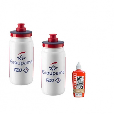 Duas garrafas desportivas brancas com logo Groupama FDJ e um frasco vermelho de lubrificante Smoove