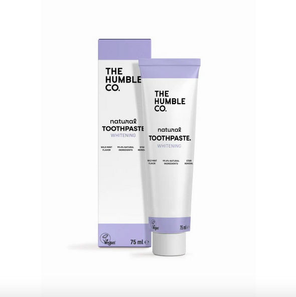 Dentífrico Natural Creme dental natural branqueador THE HUMBLE CO., tubo branco com detalhes lilases e caixa.