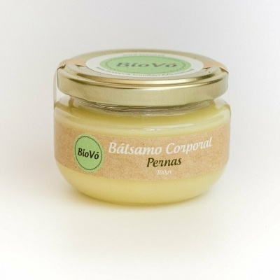 frasco de vidro com bálsamo corporal para pernas da marca BioVá