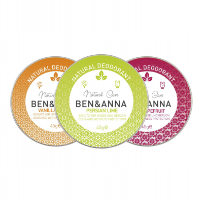 Três desodorizantes naturais Ben & Anna com cores distintas e padrões florais