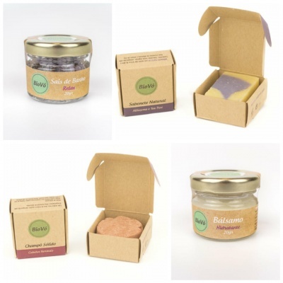 Produtos BioVó: sais de banho, sabonete natural, champô sólido e bálsamo hidratante em embalagens simples e rústicas.