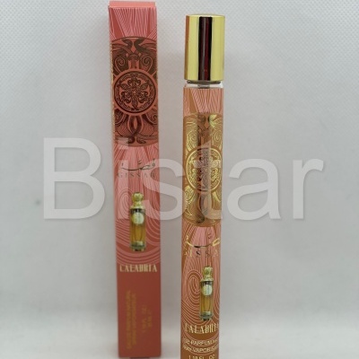 Frasco e caixa de perfume CALABRIA cor-de-rosa com detalhes dourados