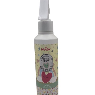 Frasco branco com pulverizador e rótulo colorido para ambientador home spray Prady bebé