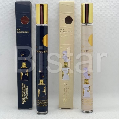 Frascos de perfume His Confession e Her Confession com embalagens azul escuro e creme claro
