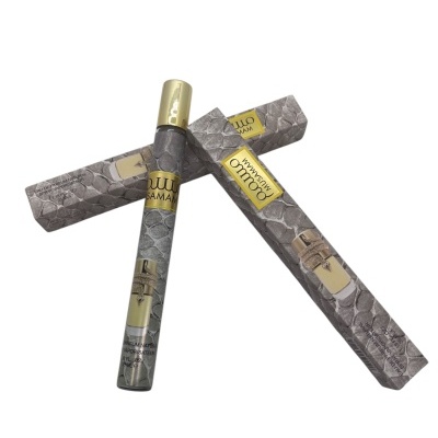 Frasco e caixas de perfume Musamam com padrão cinza e dourado