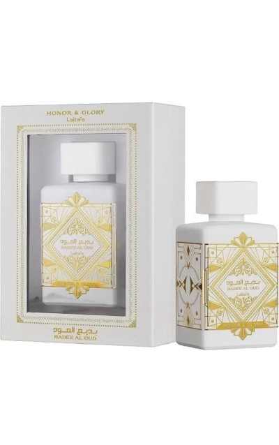 Frasco de perfume branco com detalhes dourados e caixa branca com janela transparente