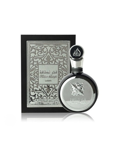 Perfume Fakhar Lattafa com embalagem preta e prata decorada.