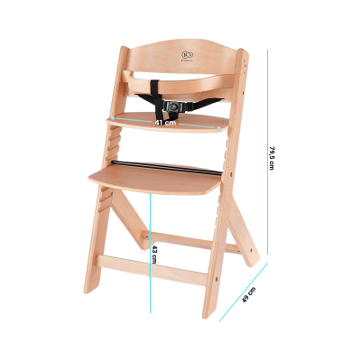 Cadeira alta de madeira clara com cinto de segurança preto e medidas em azul.
