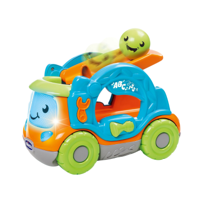 Brinquedo camião colorido em plástico com carinha sorridente e textos ABC 123 e chicco