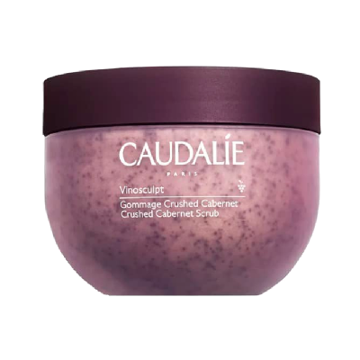 Esfoliante corporal Caudalie Vinosculpt em embalagem rosa com tampa roxa