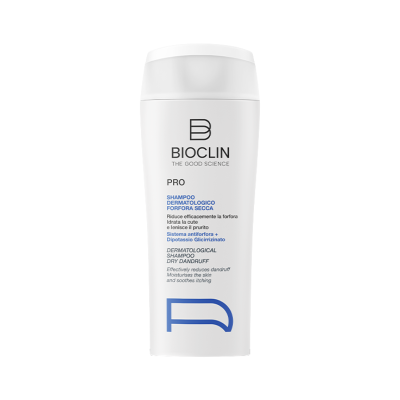 Frasco branco de shampoo dermatológico Bioclin PRO com texto e design minimalista azul e preto