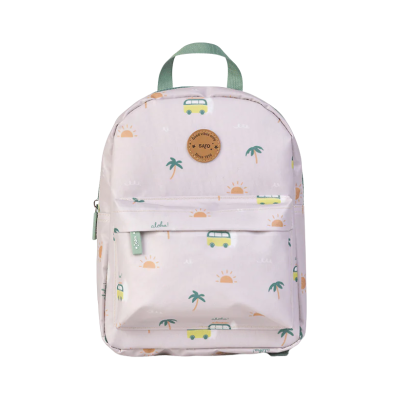 Mochila bege claro com padrão de sol, palmeiras e carrinhas, etiqueta SARO