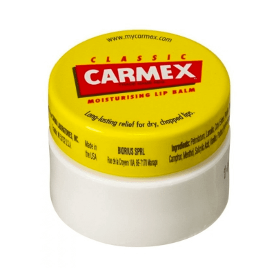 Frasco de bálsamo labial Carmex com tampa amarela