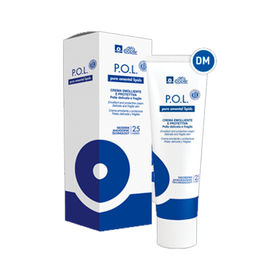 Embalagem e tubo de creme emoliente P.O.L. em branco e azul com texto multilíngue