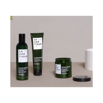 Produtos LAZARTIGUE COLOUR PROTECT para cabelo em embalagens verdes escuras e tampas pretas