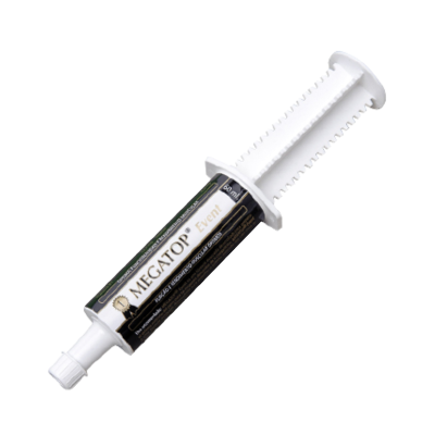 Seringa branca com rótulo preto e branco MEGATOP Event 15 ml