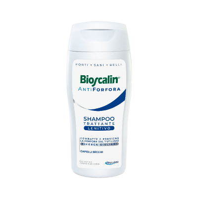 Frasco branco de shampoo Bioscalin Anti Forfora com texto em italiano
