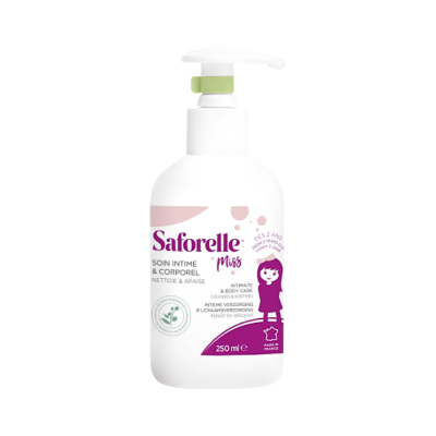 frasco branco de produto Saforelle Miss com doseador e texto roxo e vermelho