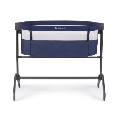 Berço de bébé azul navy com estrutura metálica preta e faixa branca com texto Kinderkraft