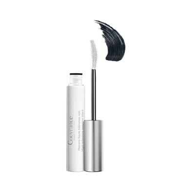 Rímel preto com aplicador curvo e embalagem branca e prateada