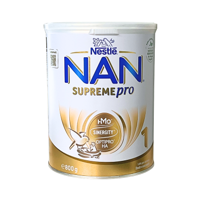 Lata branca e dourada de leite em pó NAN SUPREME pro 1 da Nestlé, 800 g