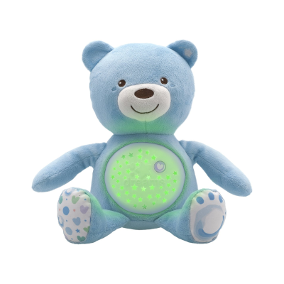 Urso de peluche azul com luz verde no ventre e padrões coloridos nas patas