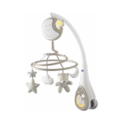 Móbile de berço branco e bege com peluches de estrelas, nuvens, urso e lua pendurados