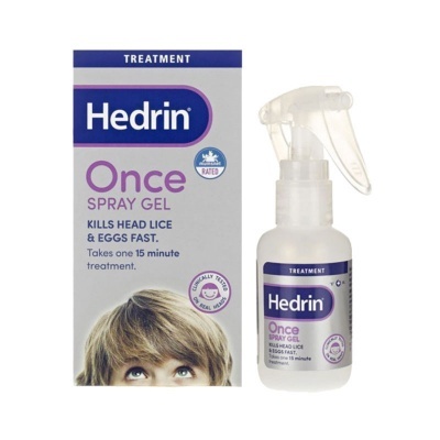 Spray gel para tratamento de piolhos Hedrin Once em embalagem branca e roxa