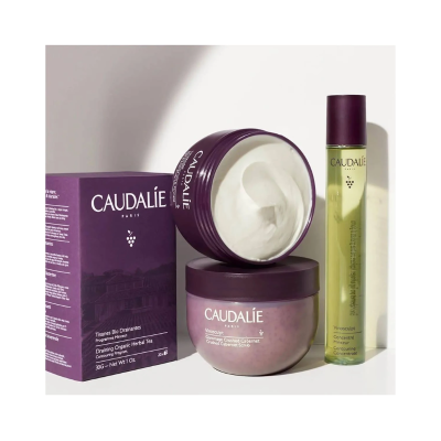 Conjunto de produtos Caudalie Paris com embalagem roxa e texto Vinosculpt