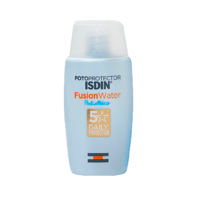 Frasco de fotoprotetor ISDIN Fusion Water Pediatrics azul claro com tampa branca