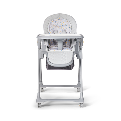 Cadeira alta para bebés com assento acolchoado branco e padrões coloridos