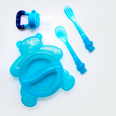 Conjunto de prato, garfo, colher e mordedor azul para bebé