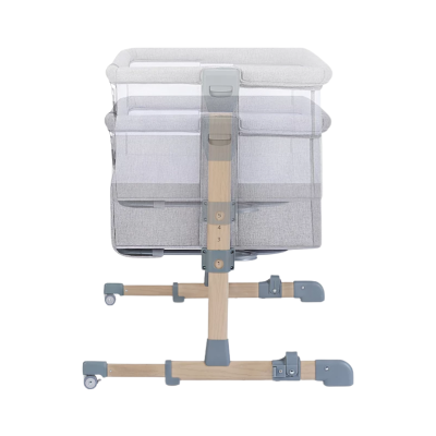 Berço de bebé em tecido cinzento com estrutura ajustável em madeira