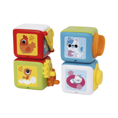 Cubo de brinquedo colorido com imagens de galinhas e gatos e peças de encaixar.