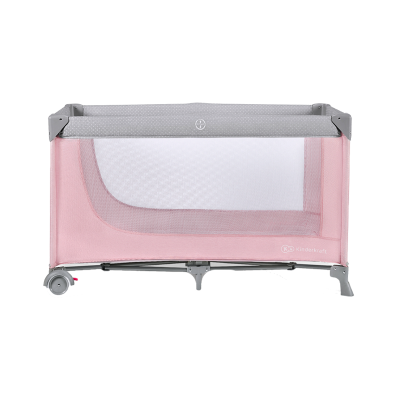 Berço portátil rosa com estrutura cinzenta e lateral em rede branca