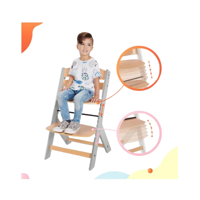 Cadeira infantil ajustável em madeira com menino sentado