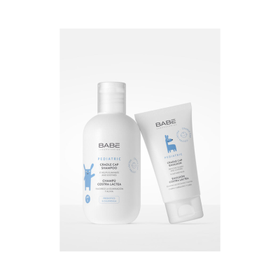 Duas embalagens de produtos BABE pediátricos, champô e emulsão, em branco e azul.