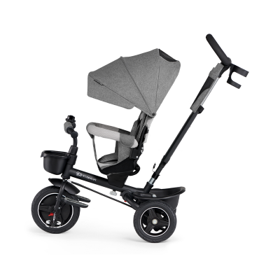 Triciclo infantil preto e cinza com capota e barra para empurrar