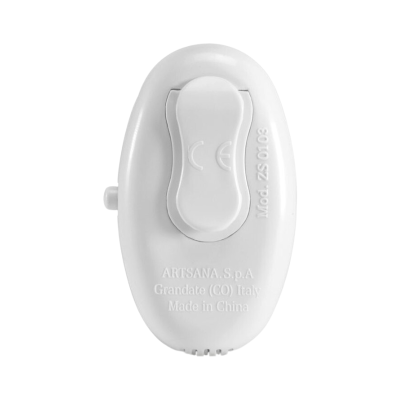 Dispositivo eletrônico oval branco com clipe e inscrições em relevo.