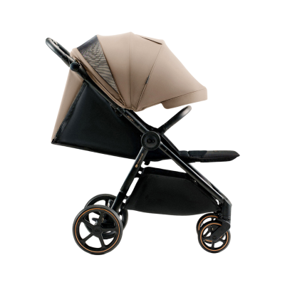Carrinho de bebé preto e bege com capota e rodas