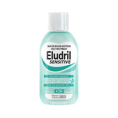 Frasco de elixir bucal Eludril Sensitive de 500 ml