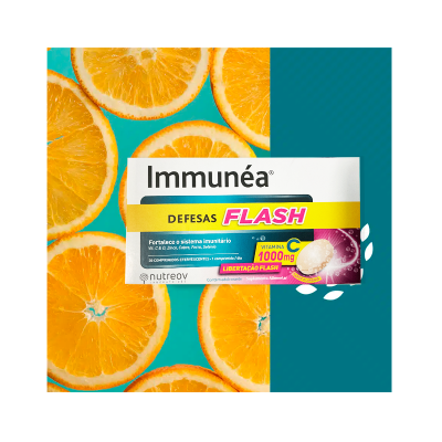 Embalagem de suplemento Immunea Defesas Flash em fundo com fatias de laranja