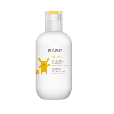 Frasco branco com tampa amarela contendo shampoo pediátrico BABÈ.