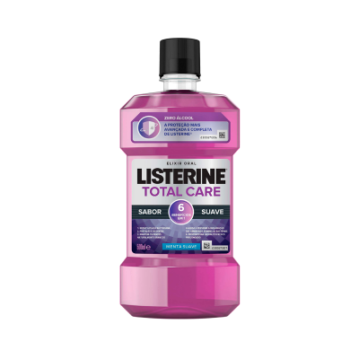 Frasco de elixir oral LISTERINE Total Care rosa com rótulo e tampa preta