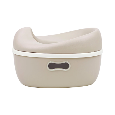 Banheira de bebé bege claro com assento integrado e borda branca