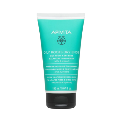 Condicionador APIVITA OILY ROOTS DRY ENDS em tubo verde com tampa preta