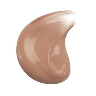 Amostra cremosa bege rosada de maquilhagem tonalizante sobre fundo branco